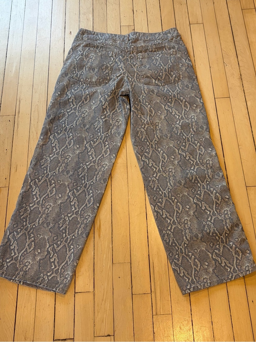 love, fire 100% Cotton Wide Leg Women’s Size 11 Reptile Print Pants.